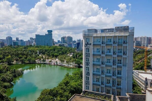 View from property - Homeinn · neo (Haikou Qilou Old Street Donghu Road) (Haikou)