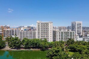 الإطلالة من المنشأة