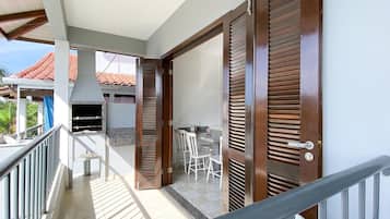 Apartment | Outdoor dining
