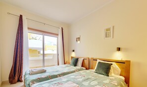 2 bedrooms, iron/ironing board, Internet, bed sheets