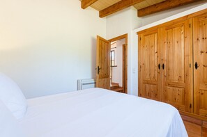 Bügeleisen/Bügelbrett, kostenloses WLAN, Bettwäsche