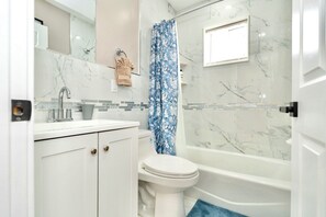 Hair dryer, towels, soap, shampoo - Sunny 3BR Boston Home • Pet-Friendly • Franklin Park & Red Line 558-1 (Boston)