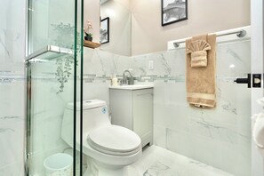 Hair dryer, towels, soap, shampoo - Sunny 3BR Boston Home • Pet-Friendly • Franklin Park & Red Line 558-1 (Boston)