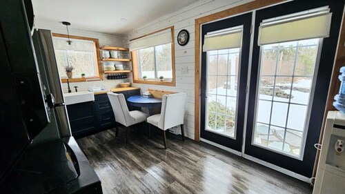 Escape to nature at Saltwater Hideaway Cottage. Panoramic views!!