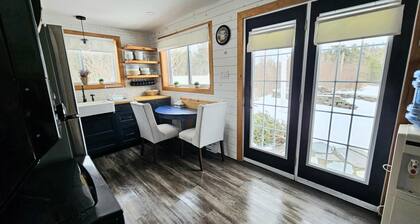 Escape to nature at Saltwater Hideaway Cottage. Panoramic views!!