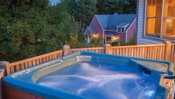 Tina de hidromasaje al aire libre