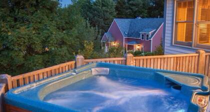 Inviting Condo w Hot Tub & Fireplace