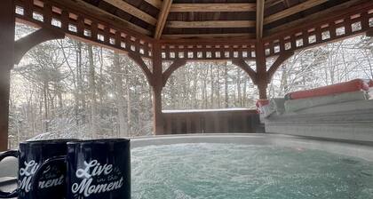 Inviting Condo w Fire Place & Hot Tub