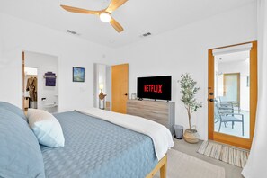 3 bedrooms, iron/ironing board, WiFi, bed sheets - Stylish and Private Adobe Retreat with Views in Borrego Springs / Anza Borrego (Borrego Springs)