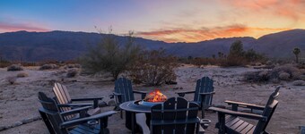 Stylish and Private Adobe Retreat with Views in Borrego Springs / Anza Borrego