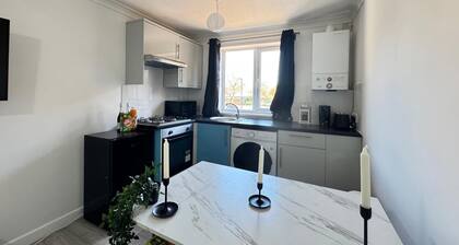 Charming London Apartment Retreat