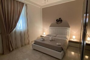 1 Schlafzimmer, Bügeleisen/Bügelbrett, Reisekinderbett, Bettwäsche