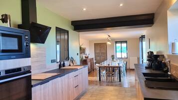 Micro-ondes, four, plaque de cuisson, lave-vaisselle