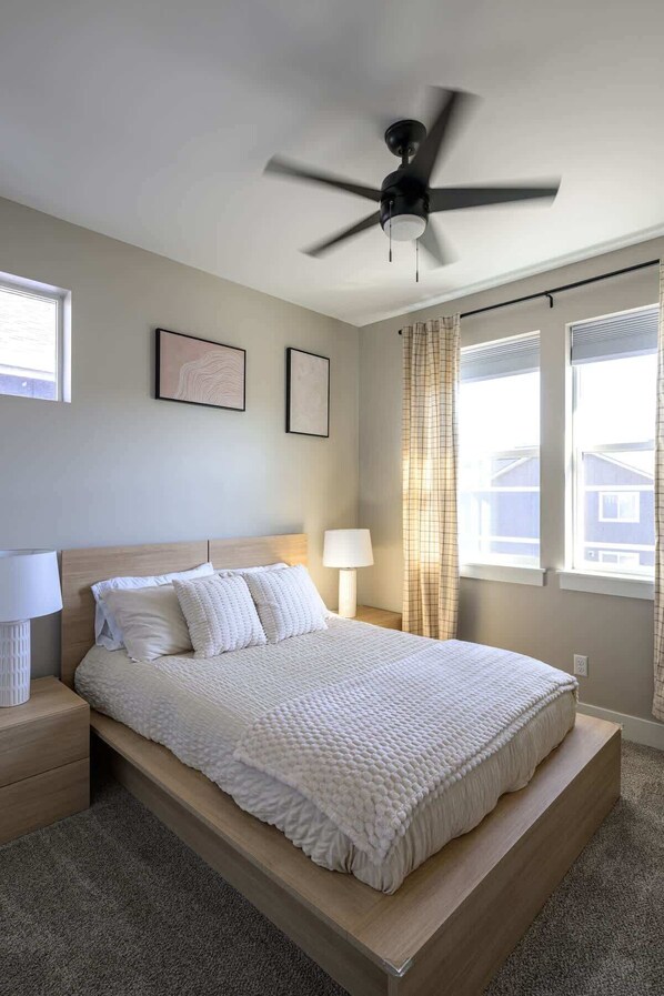 3 chambres, fer et planche à repasser, lit parapluie, Wi-Fi