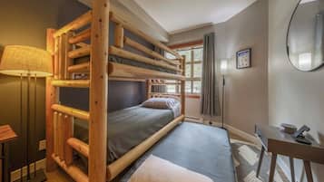 2 bedrooms, iron/ironing board, travel crib, WiFi (free)