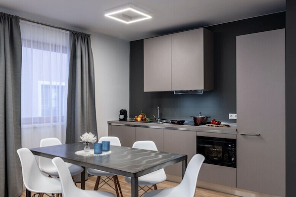 Fridge, microwave, dishwasher, coffee/tea maker