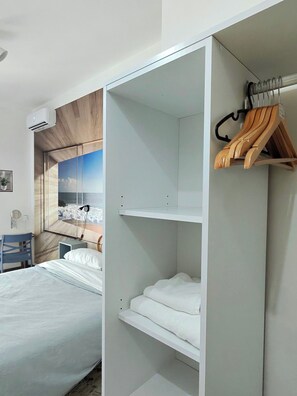 3 bedrooms, desk, iron/ironing board, travel cot