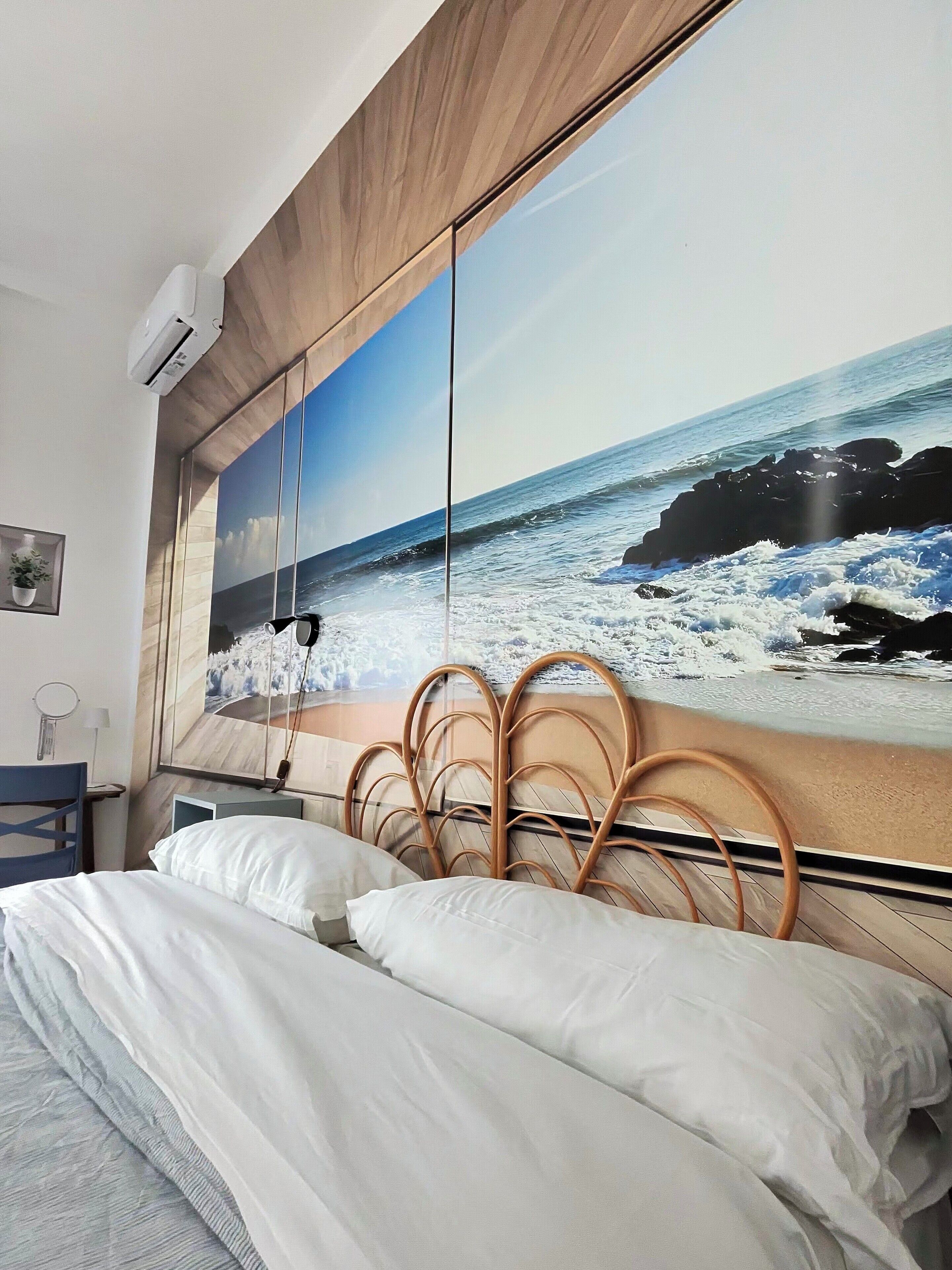 3 dormitorios, escritorio, tabla de planchar con plancha y cuna de viaje