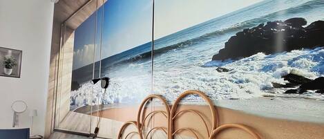 3 chambres, bureau, fer et planche à repasser, lit parapluie