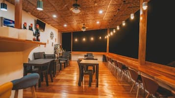Bar (en el alojamiento)