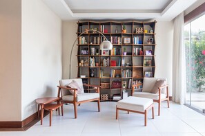 Deluxe House, 4 Bedrooms, Private Pool, Beachside | Interior
