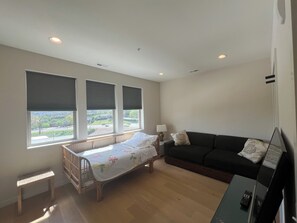 3 chambres, fer et planche à repasser, Wi-Fi, draps fournis