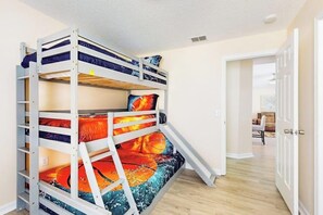 4 chambres, fer et planche à repasser, Wi-Fi, literie fournie