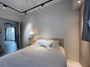 3 bedrooms, iron/ironing board, WiFi