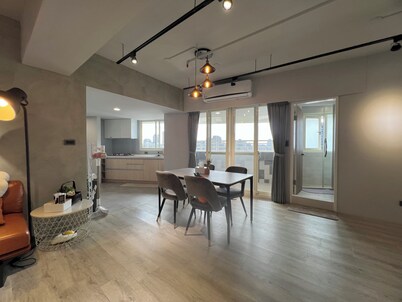 Zhongxiao Fuxing High-Rise View Apartment - Three Rooms, Two Bathrooms