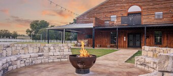 Cozy Longhorn Suite on the River