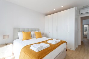 2 chambres, fer et planche à repasser, accès Internet, draps fournis