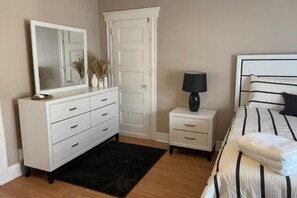 1 bedroom - Cozy 1BR Retreat l 1 Bath l Close to EWR & NYC (East Orange)