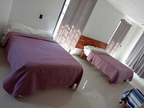 5 室のベッドルーム、アイロン / アイロン台、WiFi (無料)、ベッドシーツ