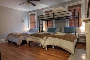 3 bedrooms, desk, iron/ironing board, travel crib