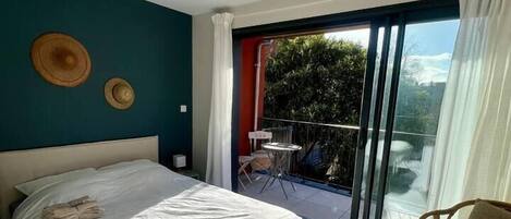 5 chambres, fer et planche à repasser, lit parapluie, Wi-Fi