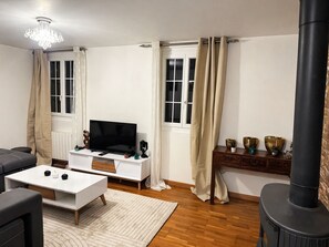 Smart TV, fireplace, books - Maison Mer et Campagne (Cailleville)