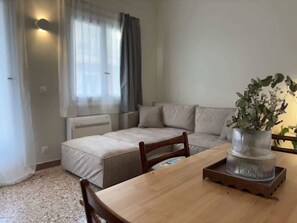 Televisie en een kantoor