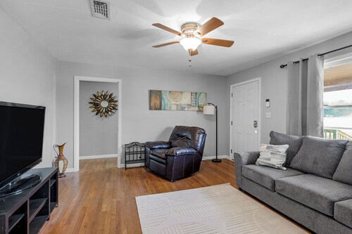 Magnolia House - charming 3-bedroom house in Semmes, Alabama
