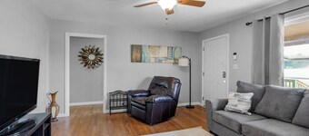 Magnolia House - charming 3-bedroom house in Semmes, Alabama