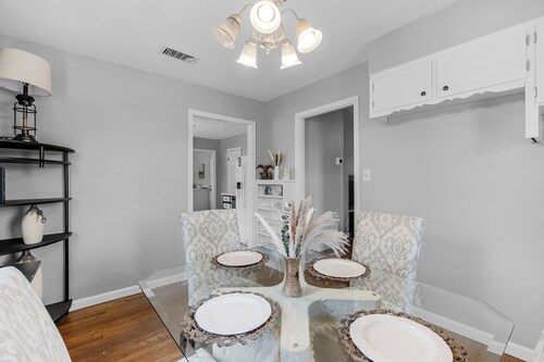 Magnolia House - charming 3-bedroom house in Semmes, Alabama