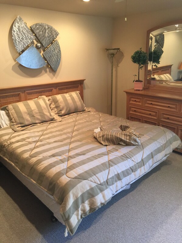 2 bedrooms, iron/ironing board, WiFi, bed sheets