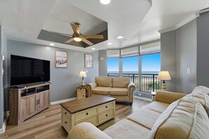 Smart-TV, DVD-Player, Musikbibliothek, Videothek