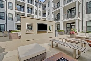 Outdoor dining - Rustic Cozy Midtown 1 bd (Nashville)