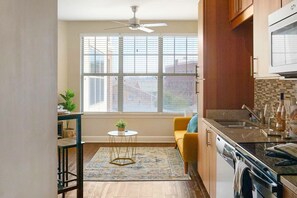 Fridge, microwave, oven, stovetop - Contemporary Midtown 1-Bedroom (Nashville)