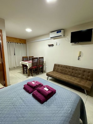 1 bedroom, WiFi, bed sheets