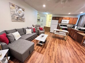 Smart TV - Charming Apartment in CrossLanes (Charleston)