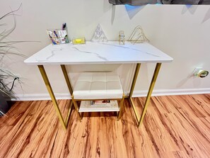 Interior - Charming Apartment in CrossLanes (Charleston)