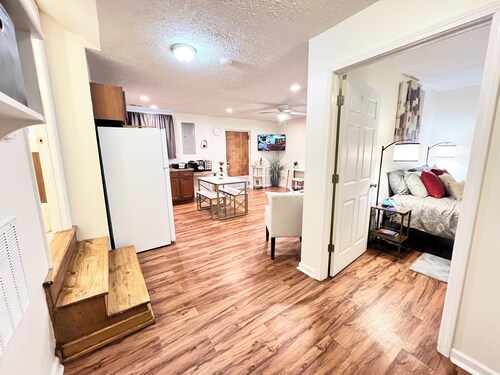 Charming Apartment in CrossLanes