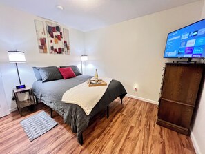 1 غرفة نوم ومكتب ومكواة/لوح كي وواي فاي مجانًا