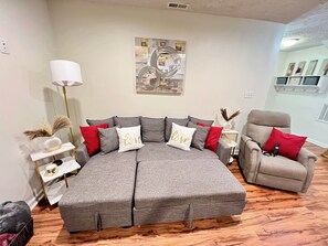 Smart TV - Charming Apartment in CrossLanes (Charleston)